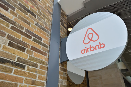Aimagem mostra escritório do Airbnb em Toronto