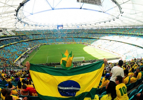 Torcedores brasileiros aprovam Padrão Fifa nas arenas da Copa – AUN –  Agência Universitária de Notícias